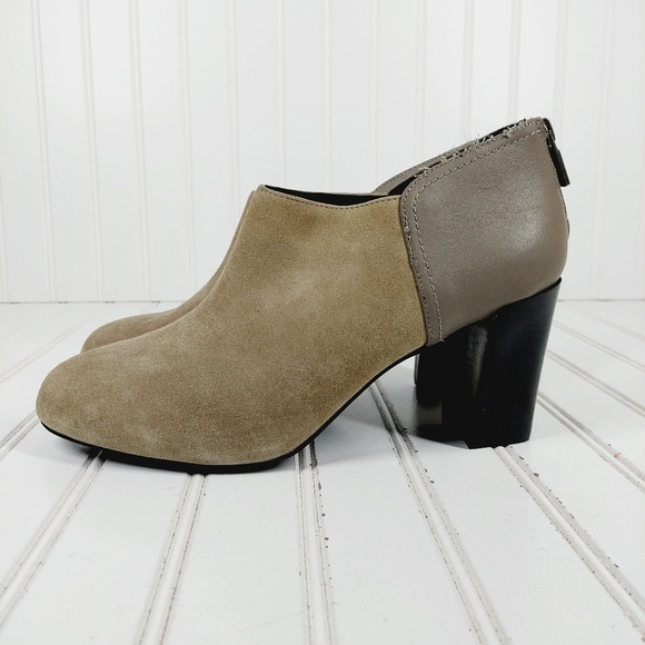 Adam Tucker Jagger Taupe Tan Gray Suede Block Heel Back Zip Ankle Boots H164 - Picture 1 of 11